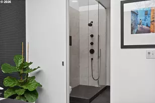 245 SW Meade St, Portland, OR 97201 - Photo 28