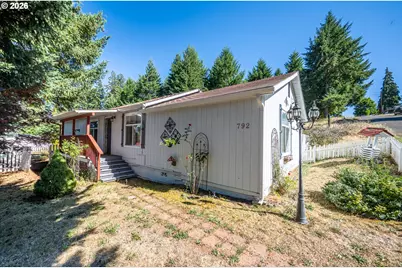 792 Clone Ave, Yoncalla, OR 97499 - Photo 2