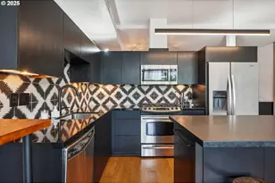 1221 SW 10th Ave, Portland, OR 97205 - Photo 14