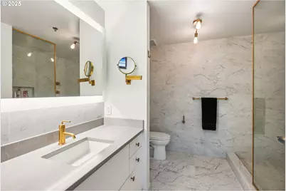 1221 SW 10th Ave #410, Portland, OR 97205 - Photo 18