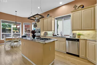 14341 SE Terrace Dr, Clackamas, OR 97015 - Photo 12