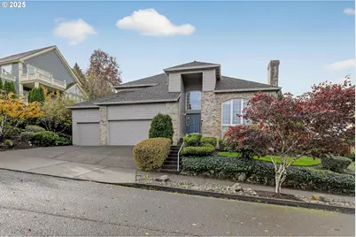 14341 SE Terrace Dr, Clackamas, OR 97015 - Photo 2