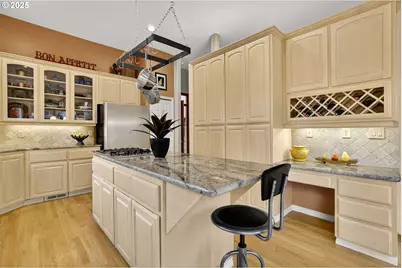 14341 SE Terrace Dr, Clackamas, OR 97015 - Photo 14