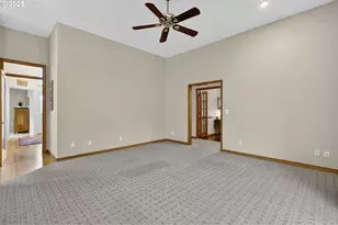 14341 SE Terrace Dr, Clackamas, OR 97015 - Photo 20