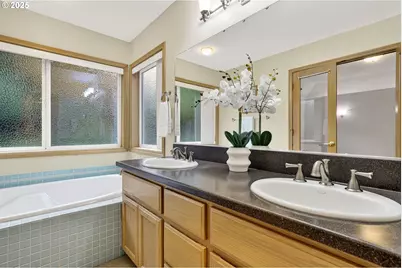 14341 SE Terrace Dr, Clackamas, OR 97015 - Photo 30