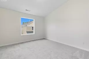 5632 NE Hidden Creek Dr, Hillsboro, OR 97124 - Photo 16