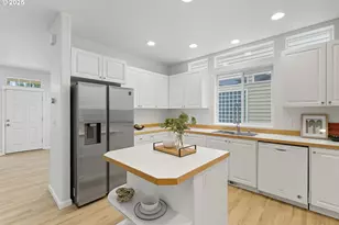 5632 NE Hidden Creek Dr, Hillsboro, OR 97124 - Photo 8