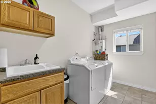 18525 NE Marine Dr, Portland, OR 97230 - Photo 24