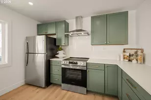 10114 N Calhoun Ave, Portland, OR 97203 - Photo 12