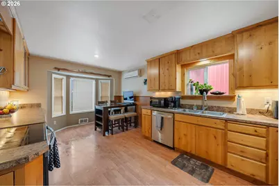 411 Park Ave, Tillamook, OR 97141 - Photo 4