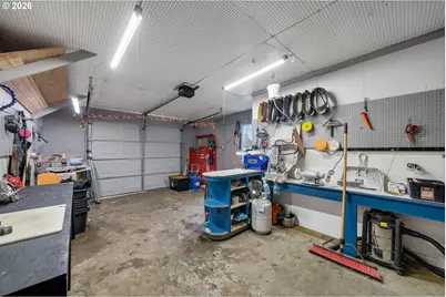 411 Park Ave, Tillamook, OR 97141 - Photo 26