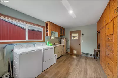 411 Park Ave, Tillamook, OR 97141 - Photo 2