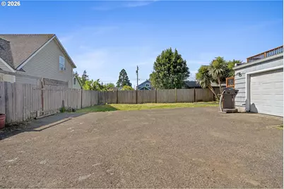 411 Park Ave, Tillamook, OR 97141 - Photo 28