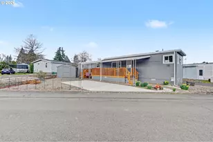 2200 Lancaster Dr SE, Salem, OR 97317 - Photo 24