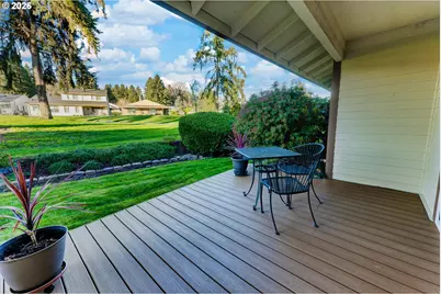 10245 SW Greenleaf Ter, Tigard, OR 97224 - Photo 4