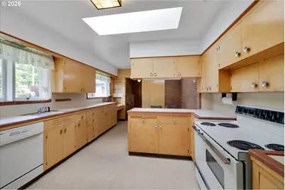 6836 SW Peyton Rd, Portland, OR 97223 - Photo 14