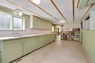 6836 SW Peyton Rd, Portland, OR 97223 - Photo 40