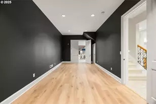 9228 NW McKenna Dr, Portland, OR 97229 - Photo 30