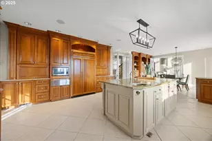 9228 NW McKenna Dr, Portland, OR 97229 - Photo 18