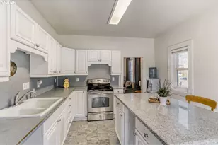 1680 SE Maple Ct, Hillsboro, OR 97123 - Photo 14