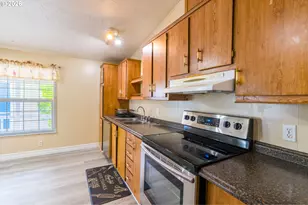 1949 SE Palmquist Rd, Gresham, OR 97080 - Photo 10