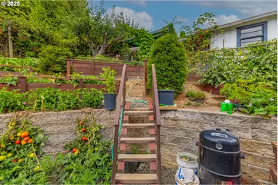 1873 E Cedar St, Myrtle Point, OR 97458 - Photo 8