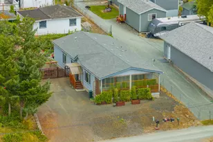 1873 E Cedar St, Myrtle Point, OR 97458 - Photo 1