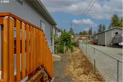 1873 E Cedar St, Myrtle Point, OR 97458 - Photo 30