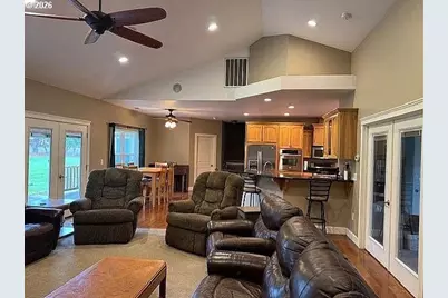 300 Mattie K Ln, Roseburg, OR 97471 - Photo 4