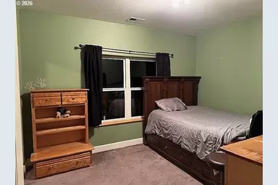 300 Mattie K Ln, Roseburg, OR 97471 - Photo 8