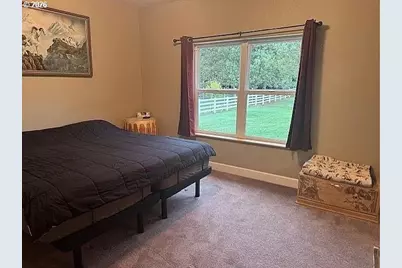 300 Mattie K Ln, Roseburg, OR 97471 - Photo 10