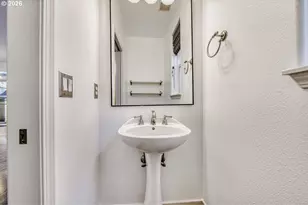 43 S 20th Ave, Cornelius, OR 97113 - Photo 12