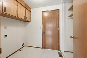 1761 Russet Dr, Eugene, OR 97401 - Photo 34