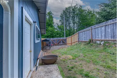 180 N Johnson St, Coquille, OR 97423 - Photo 6