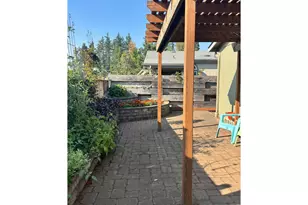 34749 Devonshire Dr, Eugene, OR 97405 - Photo 26