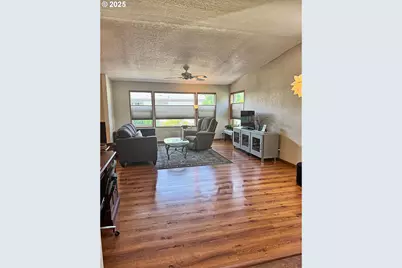 34749 Devonshire Dr, Eugene, OR 97405 - Photo 4