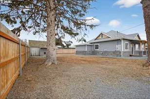 1545 3rd St, Haines, OR 97833 - Photo 4