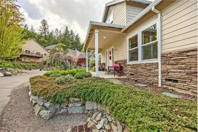 205 Oak Knoll Way, Jacksonville, OR 97530 - Photo 2