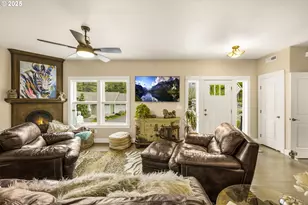 205 Oak Knoll Way, Jacksonville, OR 97530 - Photo 8