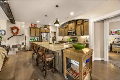 205 Oak Knoll Way, Jacksonville, OR 97530 - Photo 12