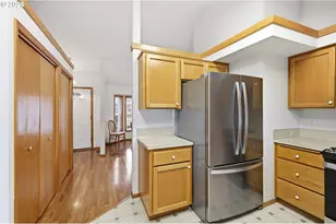 2337 Loch Dr, Springfield, OR 97477 - Photo 12