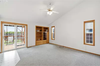 2337 Loch Dr, Springfield, OR 97477 - Photo 14