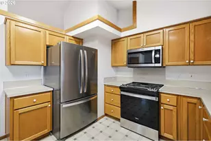 2337 Loch Dr, Springfield, OR 97477 - Photo 8