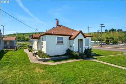 129 E Catherine Ave, Milton-Freewater, OR 97862 - Photo 2