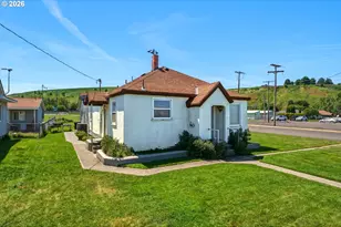 129 E Catherine Ave, Milton-Freewater, OR 97862 - Photo 2