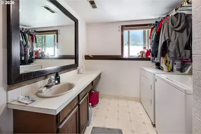 2530 SW 23rd St, Gresham, OR 97080 - Photo 24