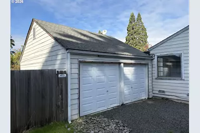 740 14th St, Springfield, OR 97477 - Photo 2
