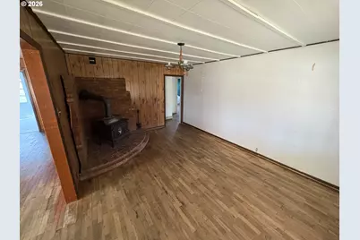 740 14th St, Springfield, OR 97477 - Photo 4