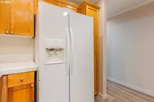 16905 NW Arizona Dr, Beaverton, OR 97006 - Photo 12