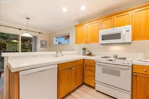 16905 NW Arizona Dr, Beaverton, OR 97006 - Photo 4